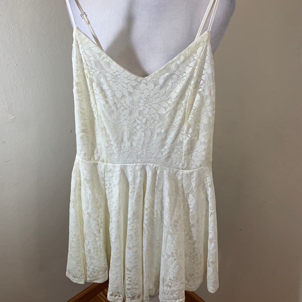 White lace dress size S - Picture 2 of 9